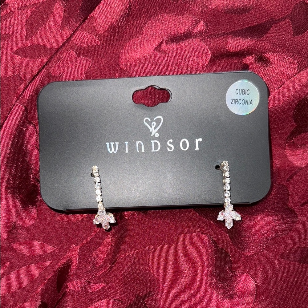 NWT Windsor Cubic Zirconia Dangle/Drop Earrings.